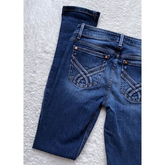 Joe's Jeans Skinny Chelsea Cut Emma Wash Denim, Size 26 - Picture 13 of 14